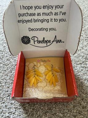 Penelope Ann Yellow Teardrop Cluster Dangle Earrings